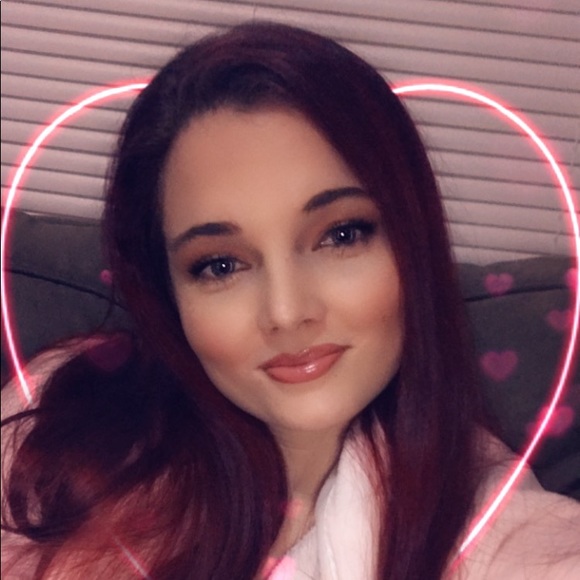 Meet your Posher, Mckenzie - Picture 1 of 1